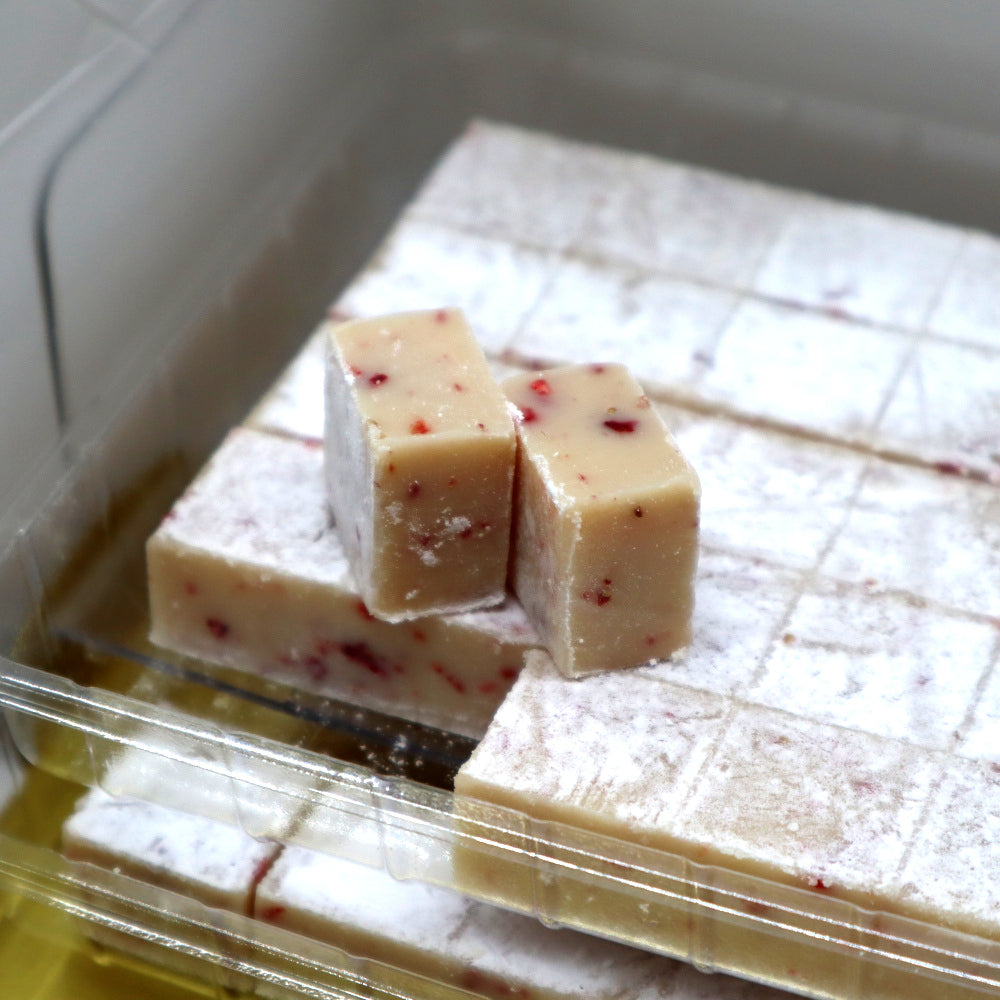 うま~な生チョコ50個入り いちごチョコレート SPECIAL!! 500円オフ