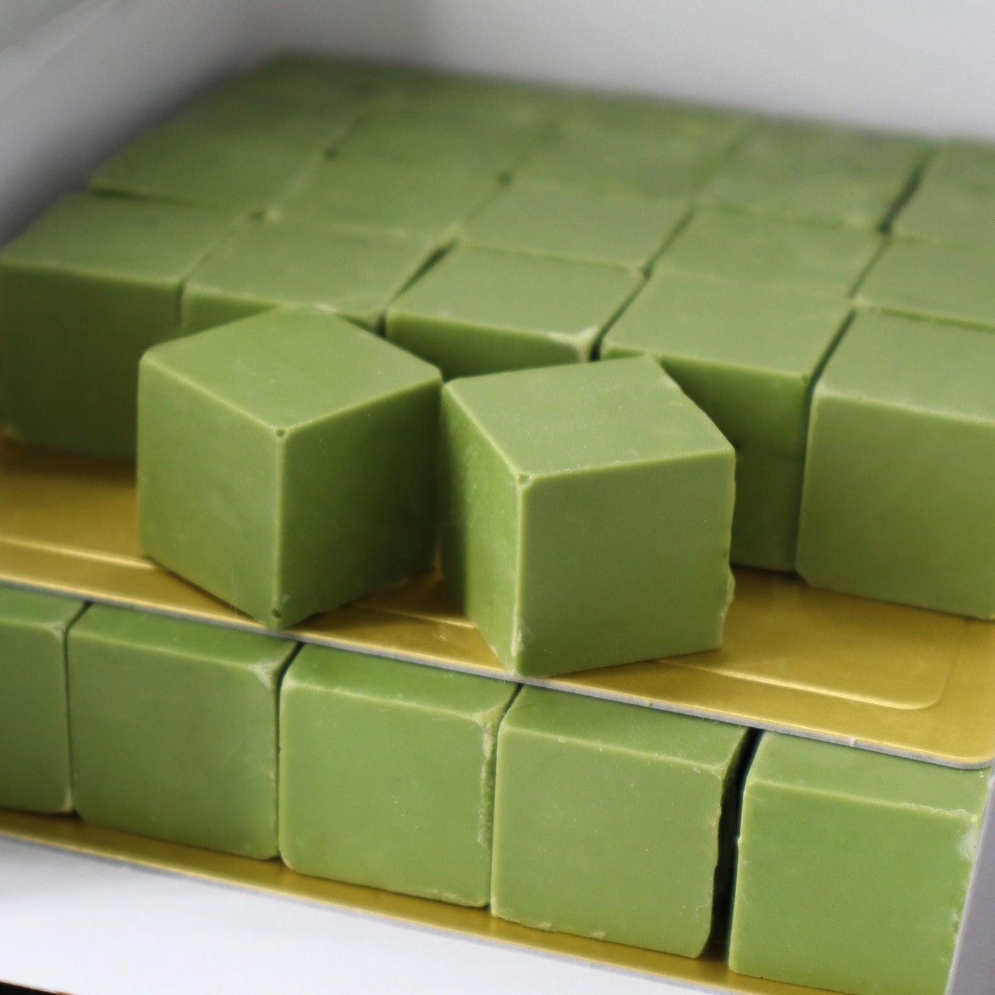 お絵描きピクセルチョコレート 抹茶チョコレート箱入り ズームアップ