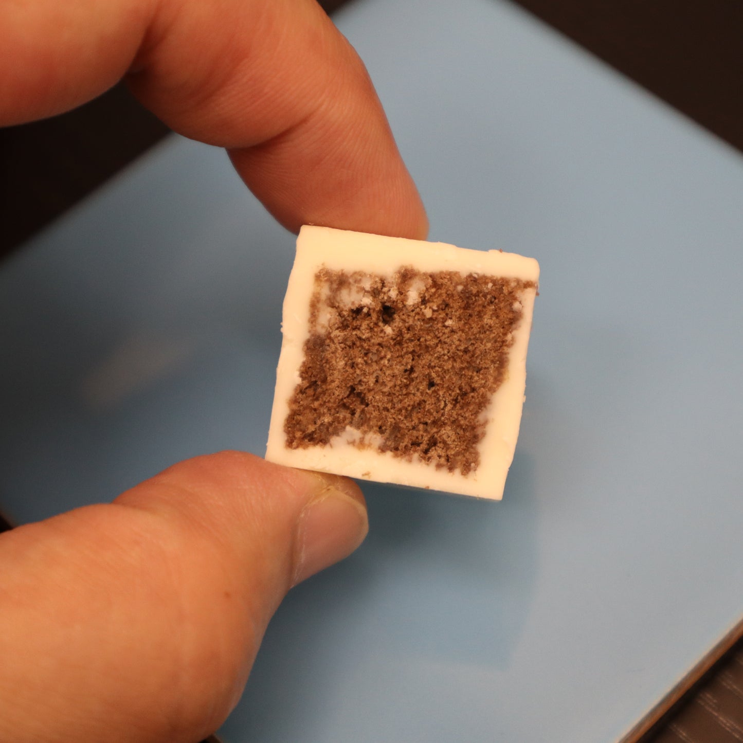 積み木なチョコラスク ホワイトチョコレート味 なんと750g! 朝日新聞Digitalで紹介されました